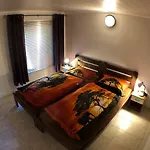 Tatil Evi Hero 4 Sterne Baja