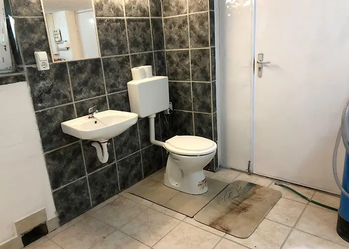 Semesterbostad Hero 4 Sterne Baja